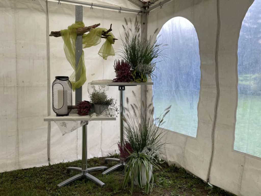 mittendrin Altar